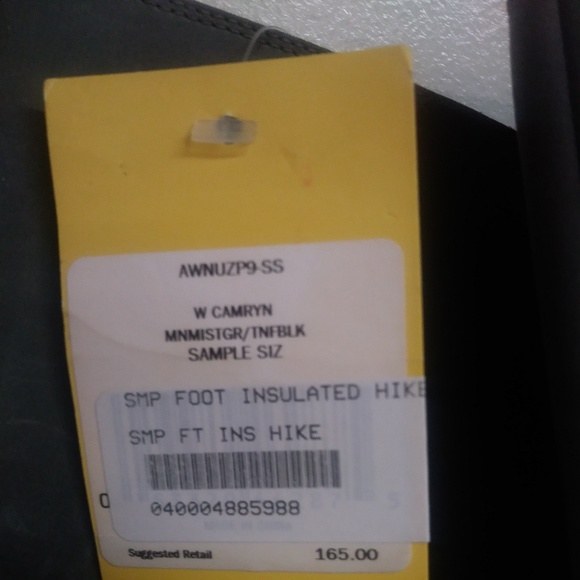 North Face- NWT Camryn Women's Winter Boots SIze 7 - Picture 2 of 8